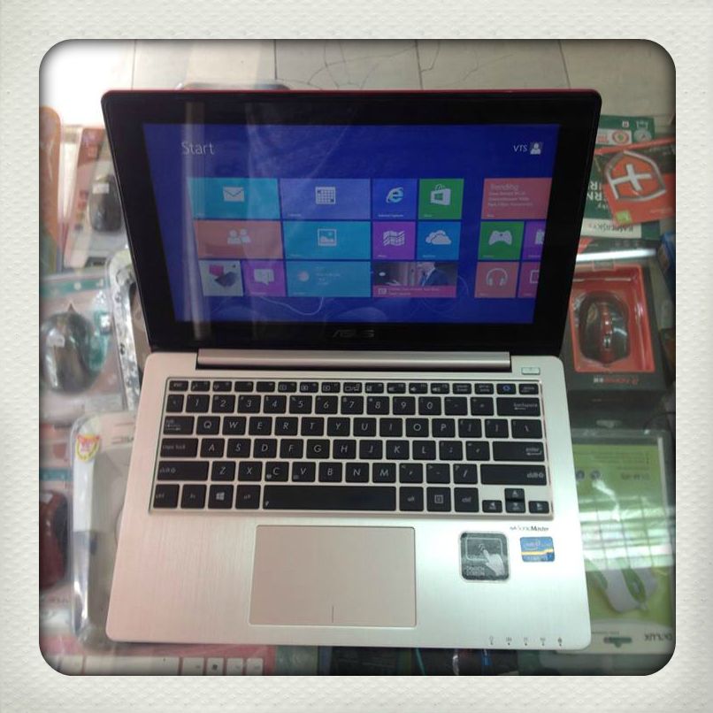 Laptop cũ Asus Vivobook X202E-CT142H Core i3-3217 Ram 4GB HDD 500GB cảm ứng